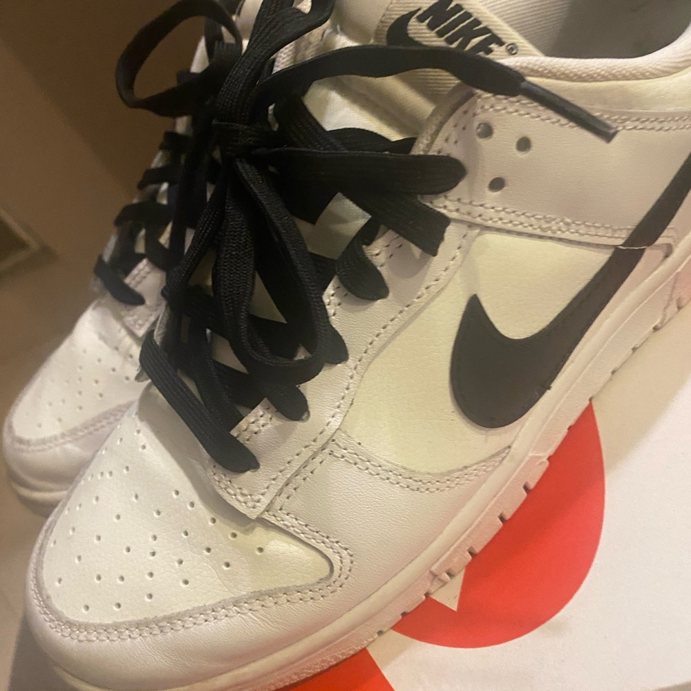 Reverse panda dunks